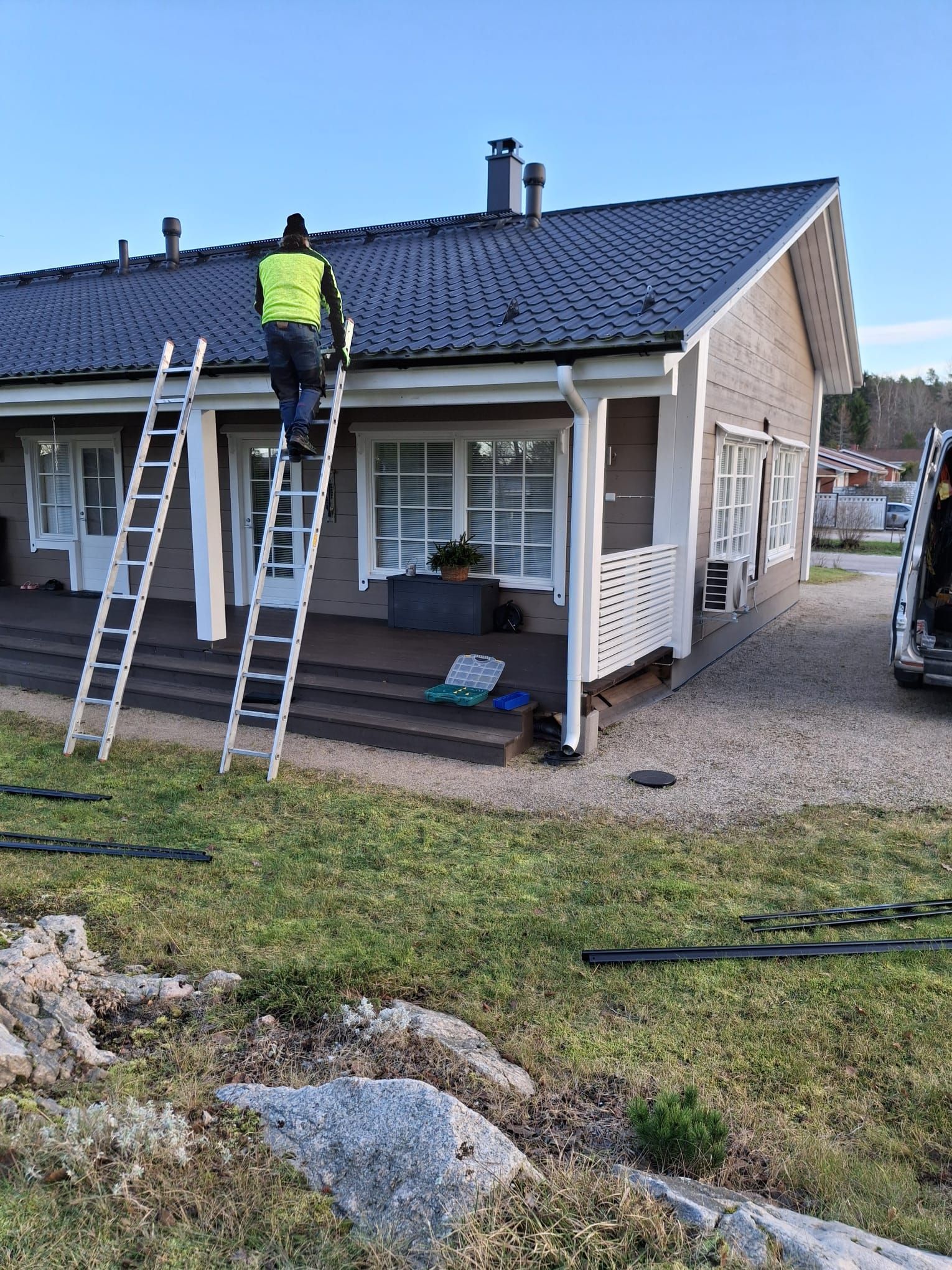 Halikon rakennuspelti Oy toteuttaa laadukkaat kattohuollot ja peltityöt Salon alueella.