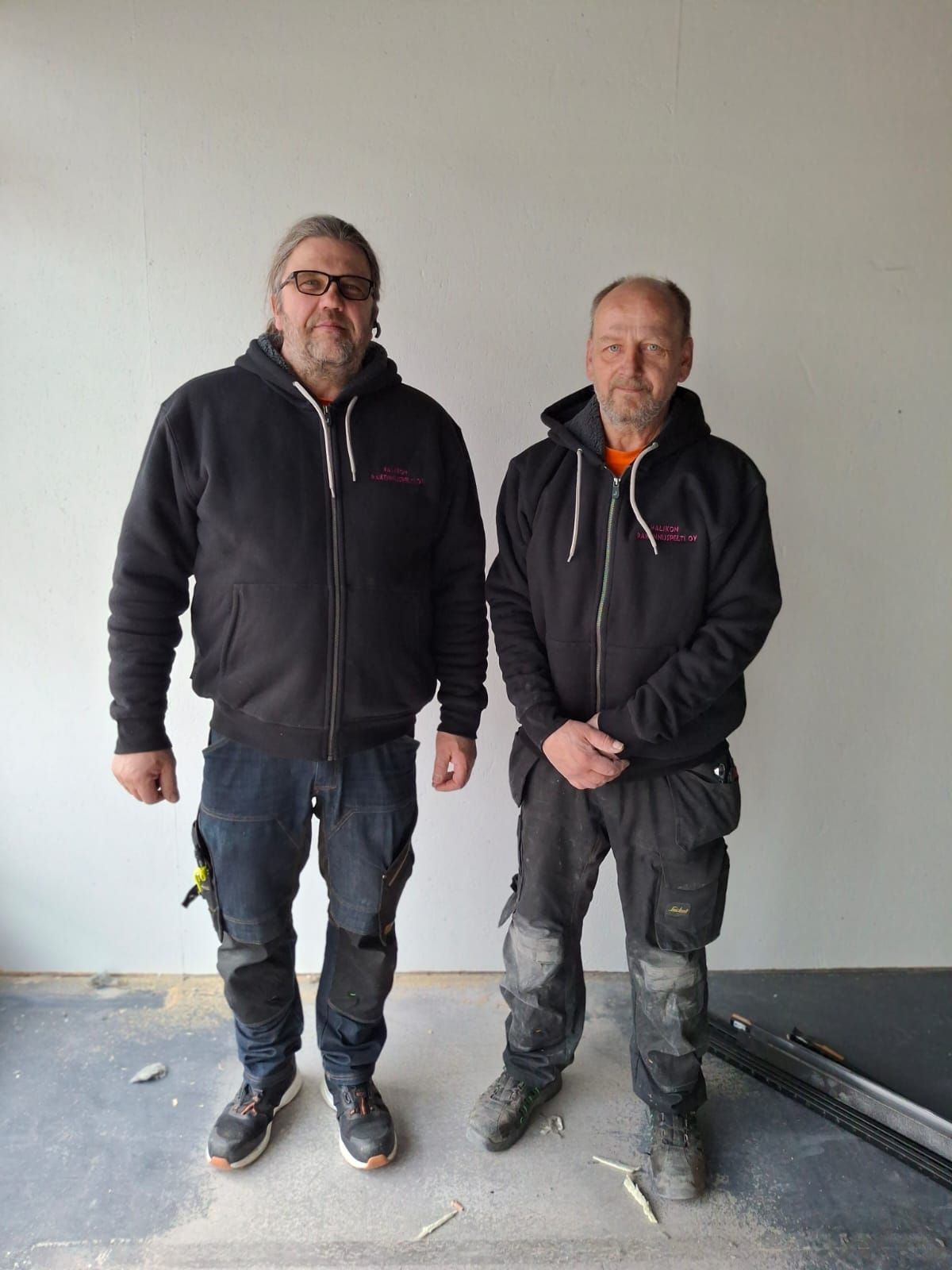 Asentajat Pasi & Juha Halikon Rakennuspelti Oy