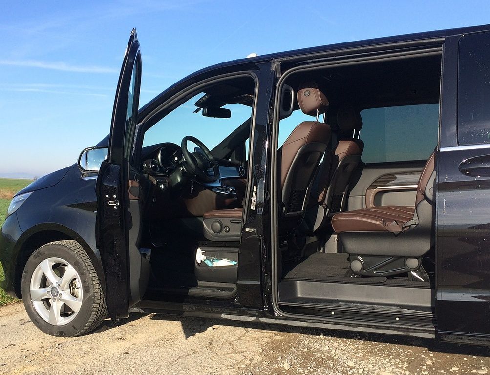 Grosstaxi - Ennetsee Taxi GmbH - Zug und Umgebung	