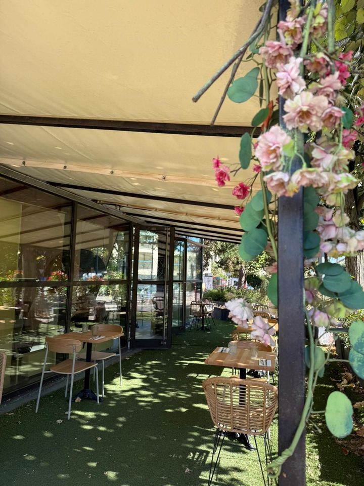 Terrasse du restaurant Le Biostrot