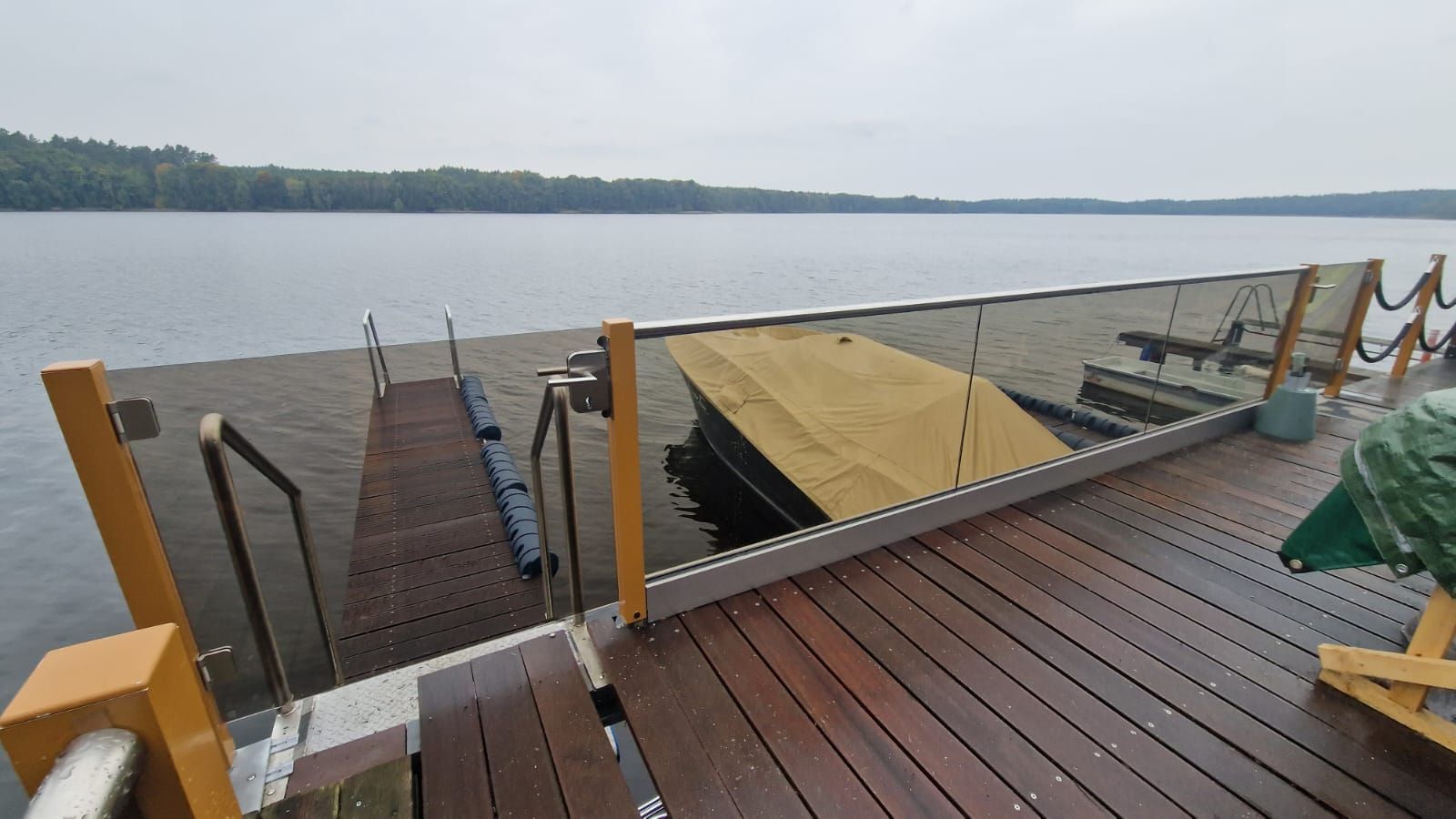 Absturzsichernde Verglasungen auch am Wasser