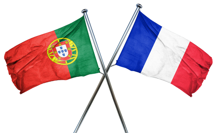 Les drapeaux français et portugais