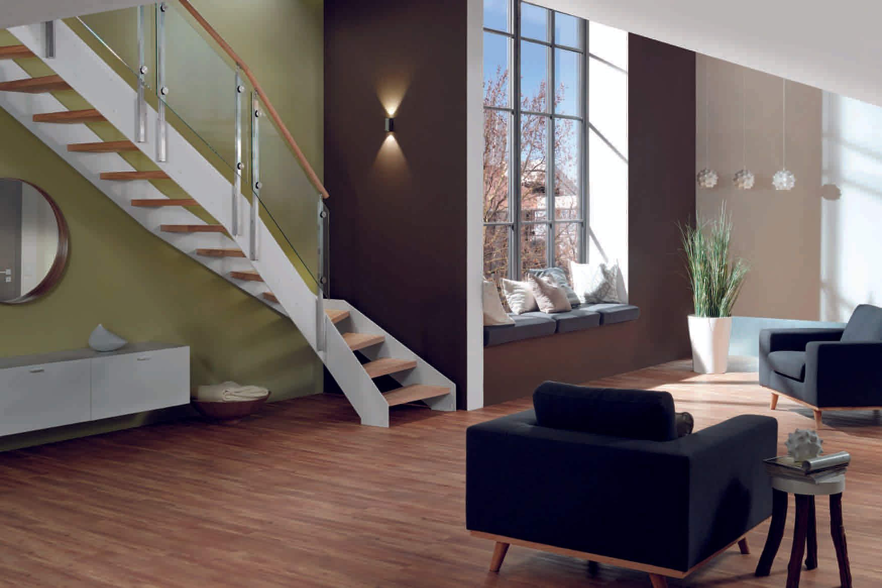 escalier fond vert marron