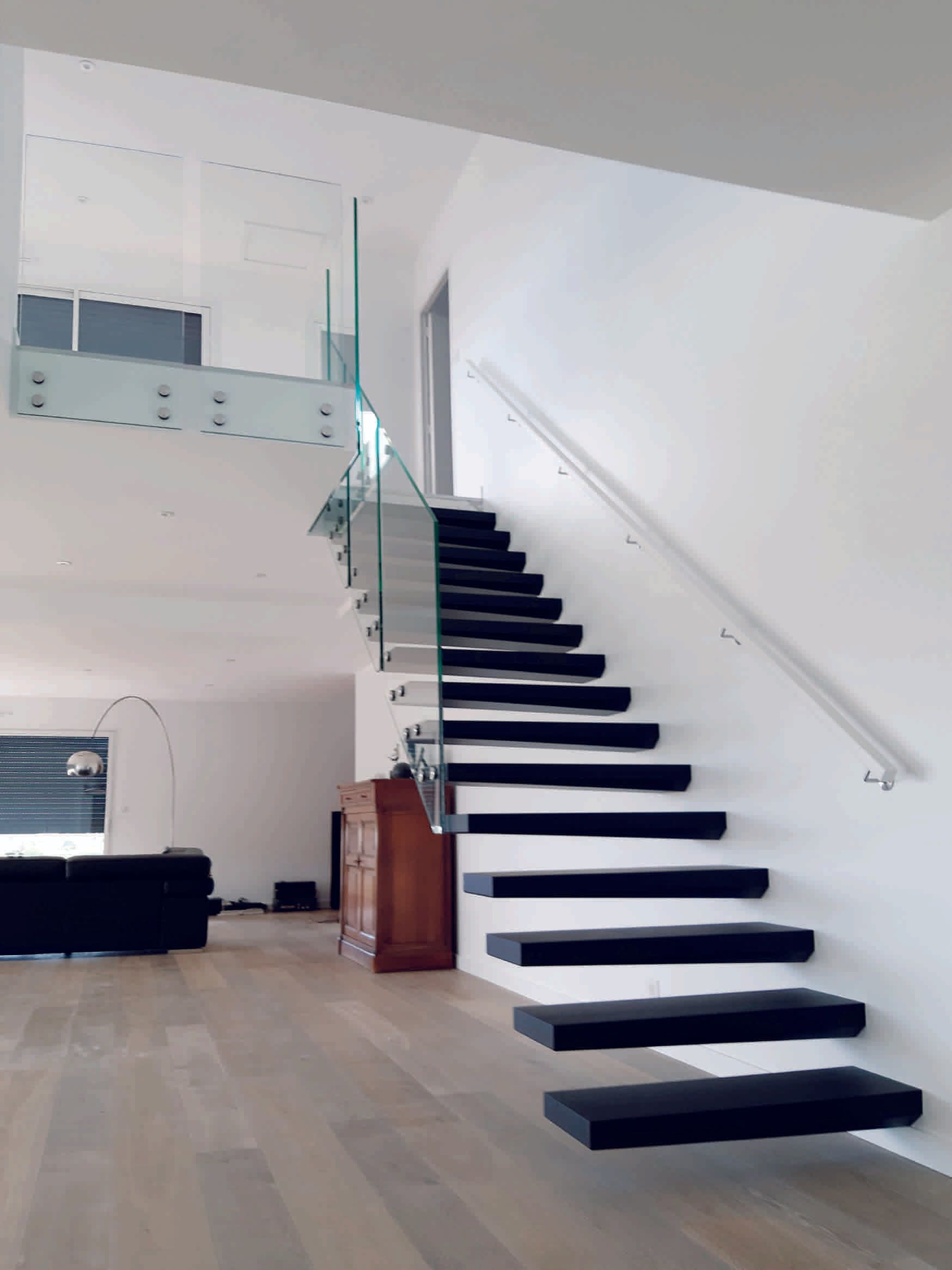 autoporteur fond blanc