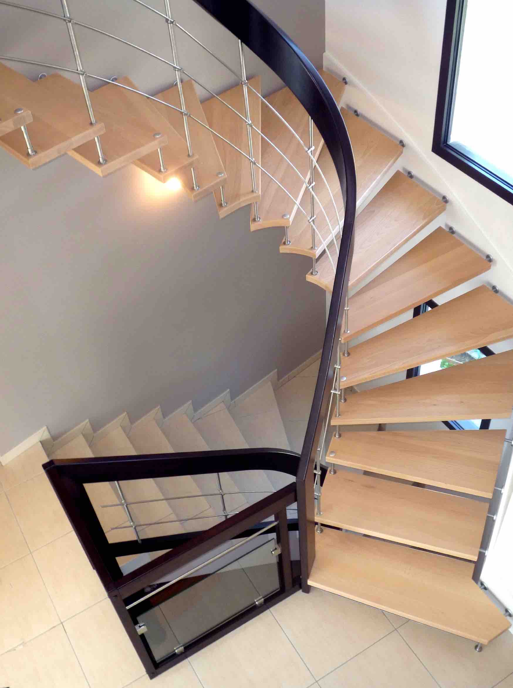 escaliers effet droit bois