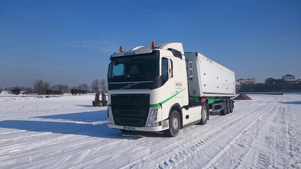 Transporteur camion benne
