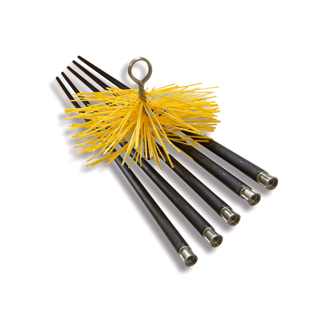 Des outils de ramonage de cheminée