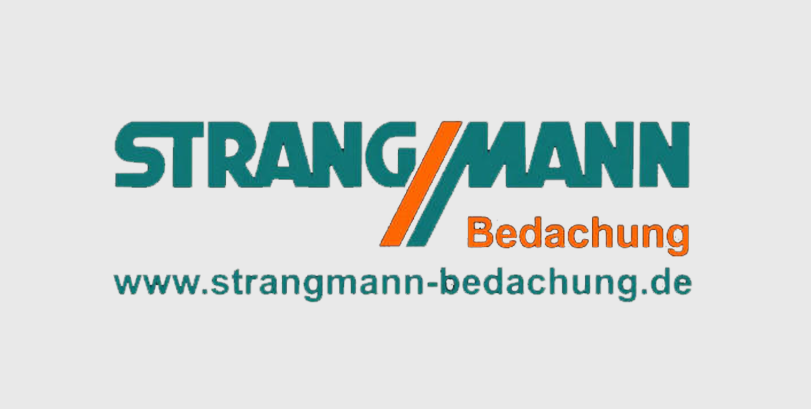 STRANGMANN Bedachung-Logo mit türkisfarbenem und orangefarbenem Text sowie Website-URL, www.strangmann-bedachung.de
