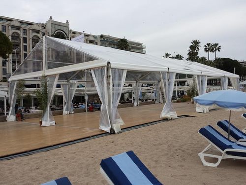 Chapiteau transparent