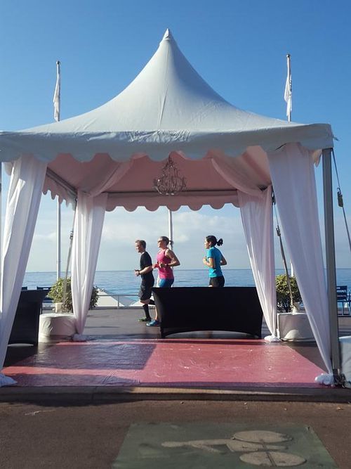 Tente avec vue sur la mer