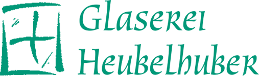 Logo der Glaserei Heubelhuber mit grünem, stilisiertem Glassymbol und türkisfarbenem Text auf weißem Hintergrund