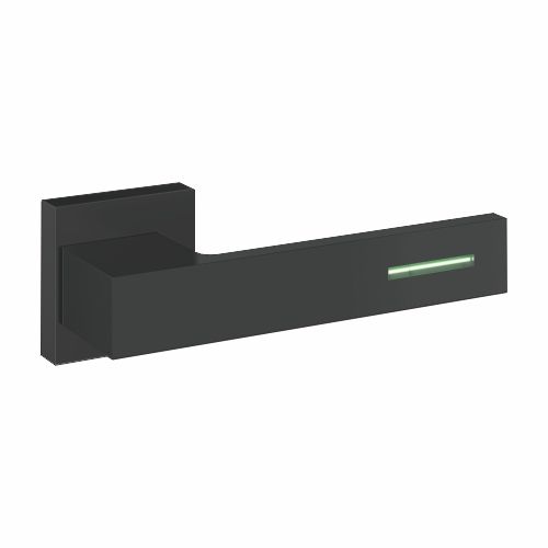 Schwarzer Türgriff mit einem kleinen, leuchtend grünen Streifen.