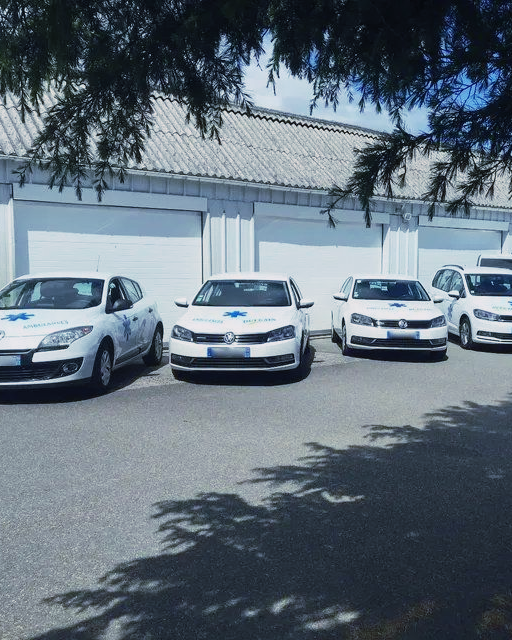 3 VSL garés côte à côte