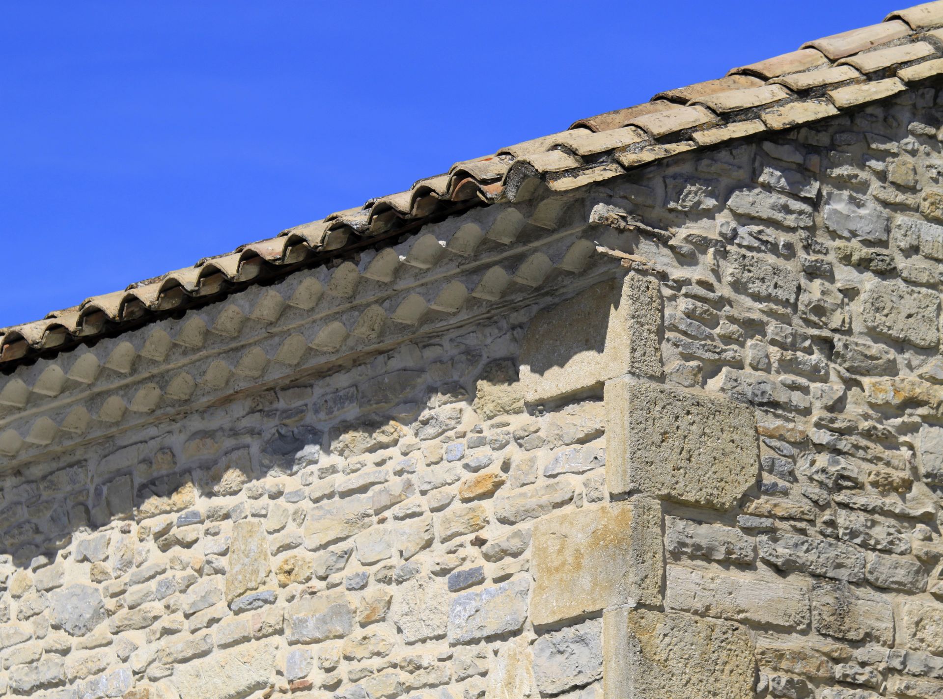 Façade en pierre rénovée