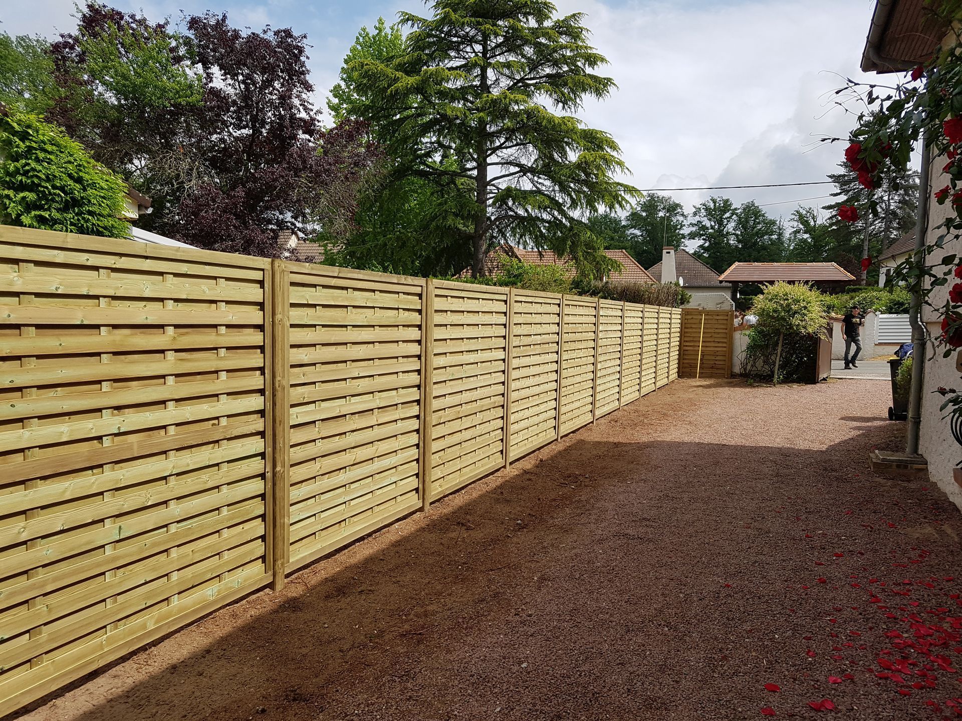 Clôture en panneaux en bois