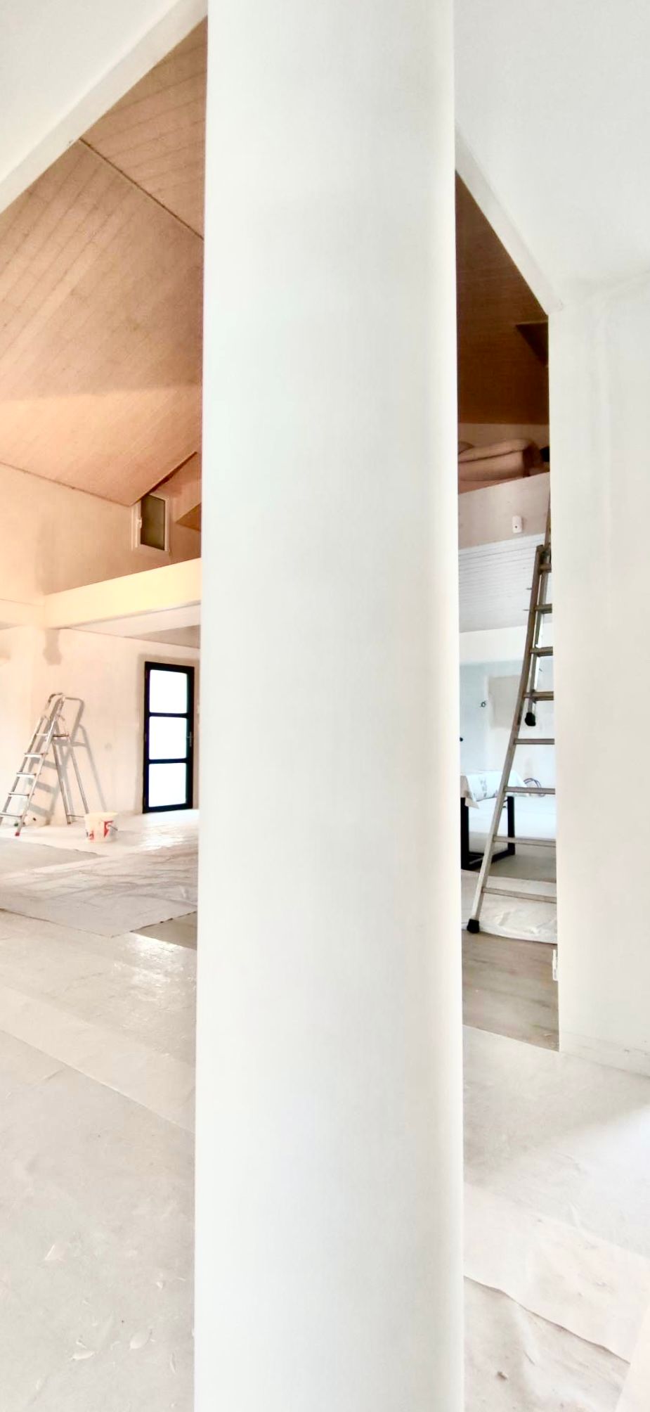 Plâtre sur une colonne