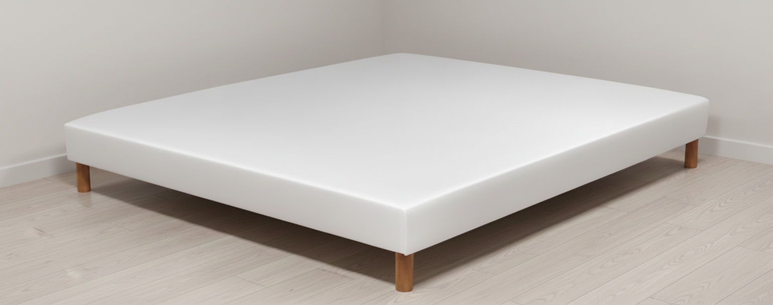 Sommier Lattes fixes 15cm 9 lattes larges peuplier massif (Section 24mm / 120mm) Épaisseur possible jusqu'à 25cm 4 masses d'angle hêtre massif avec insert de 8mm (5 pour le 160/200) Caisse peuplier massif origine France Section de caisse 27mm / 130mmCoiffe tendue viscose de Bamboo Coutil Bamboo Norme 100 - Oeko-Tex Toile de fond anti-poussière - 100% PES Issu de forêts françaises Suspension très ferme Compatible tout matelas Garantie 5 ans Fabrication Française  Corpulence dormeur = adultes Compatible tout type de matelas