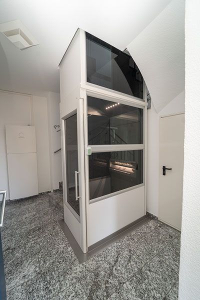 Zahnarztpraxis Matthias Frieß Aufzug