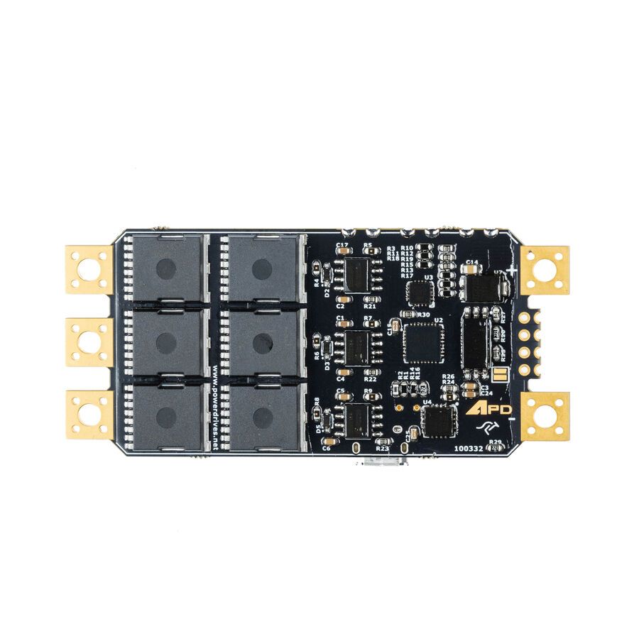 Eine schwarze Leiterplatte mit elektronischem Drehzahlregler, links sechs MOSFETs und rechts verschiedene Mikrochips.