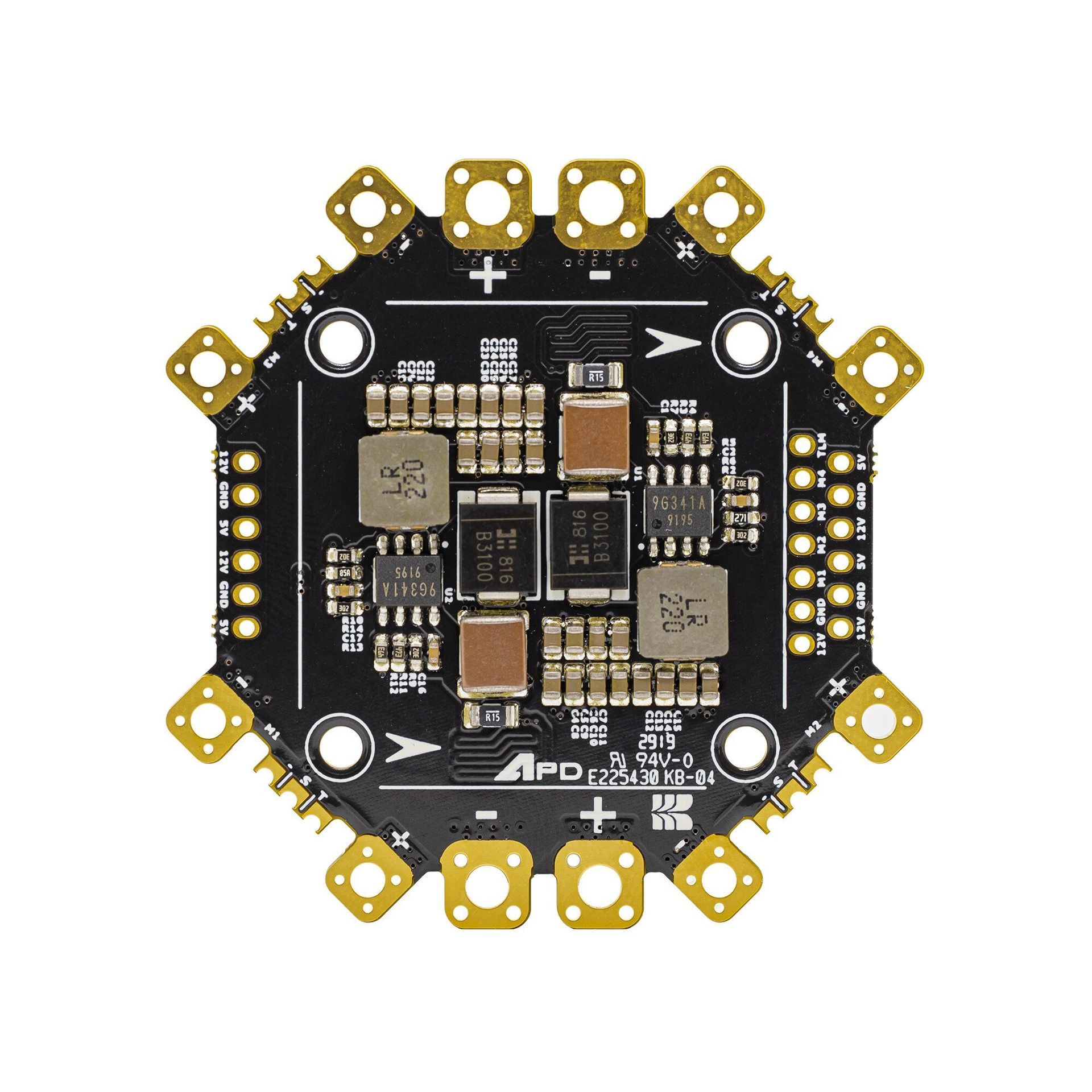 Eine schwarze, achteckige elektronische Drehzahlregler-Platine (ESC) für Drohnen mit vergoldeten Motoranschlussklemmen.