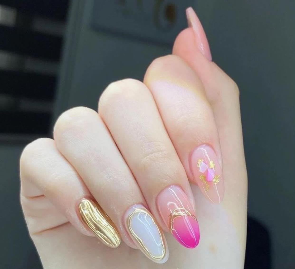 foto uñas mano