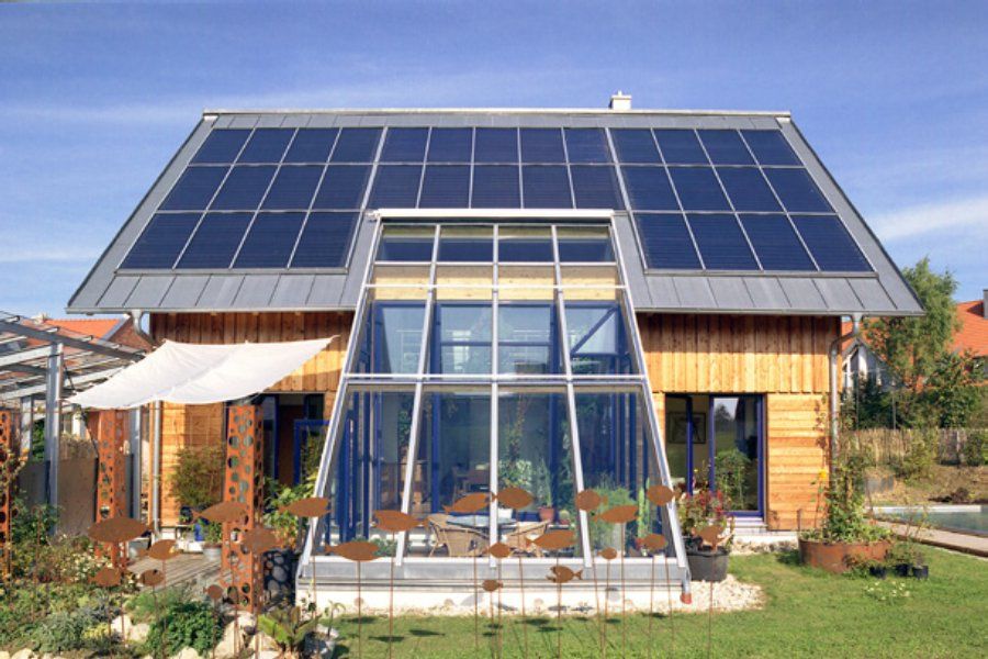 Haus mit Solarpaneln