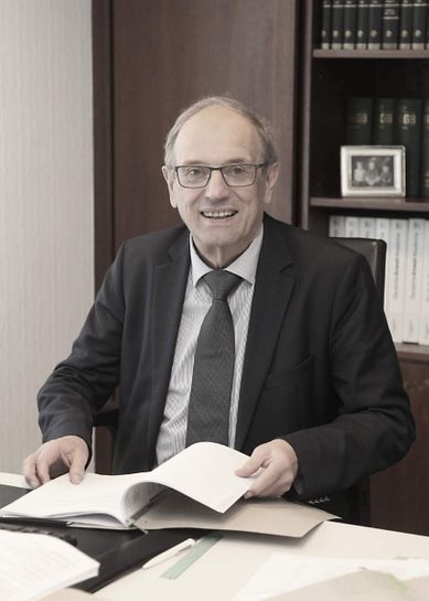 Rechtsanwalt und Notar a.D. Heinz-Theo Meyer