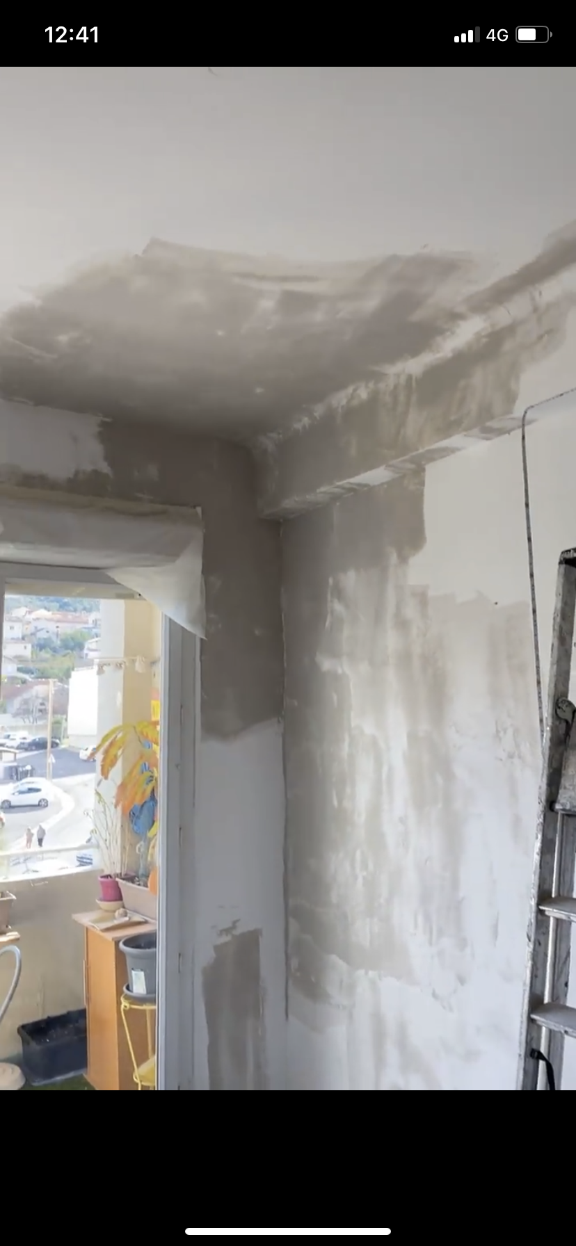 Pose d'enduit aux murs