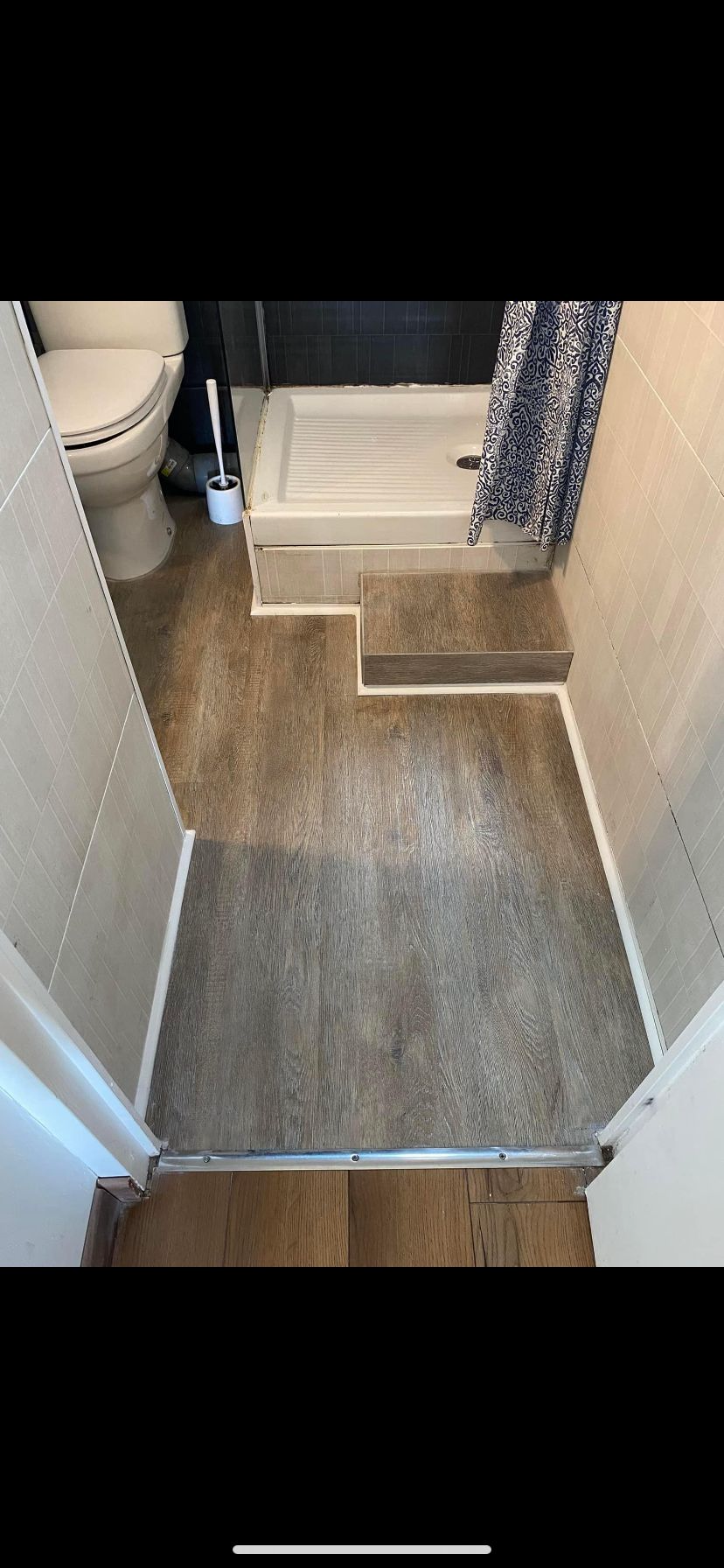 Pose d'un parquet dans la salle de bains