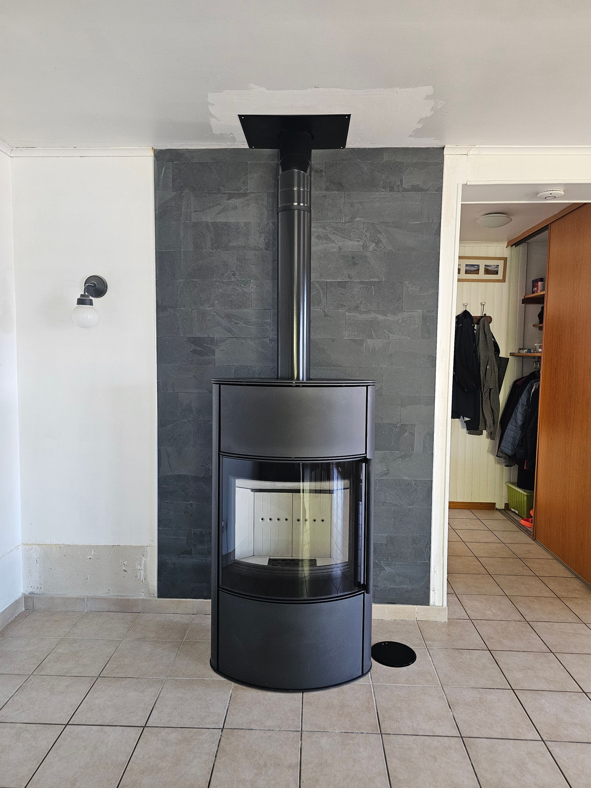 Installation d’un poêle à bois dans une maison traditionnelle
