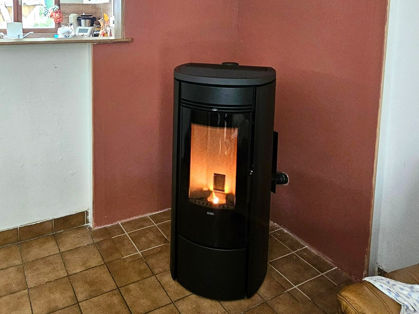 Installation d’un poêle à bois dans une maison traditionnelle
