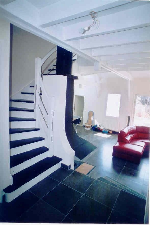 l'escalier enroulé,la cheminée-wengué & blanc- rrampe sculptée