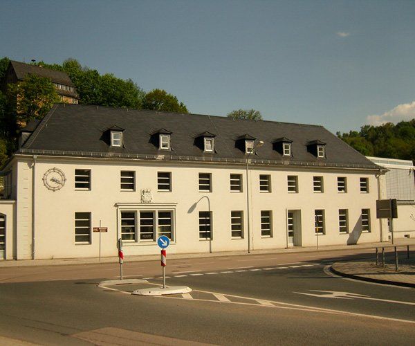 Dacherneuerung eines alten Herrenhauses der Firma Busch Ramona