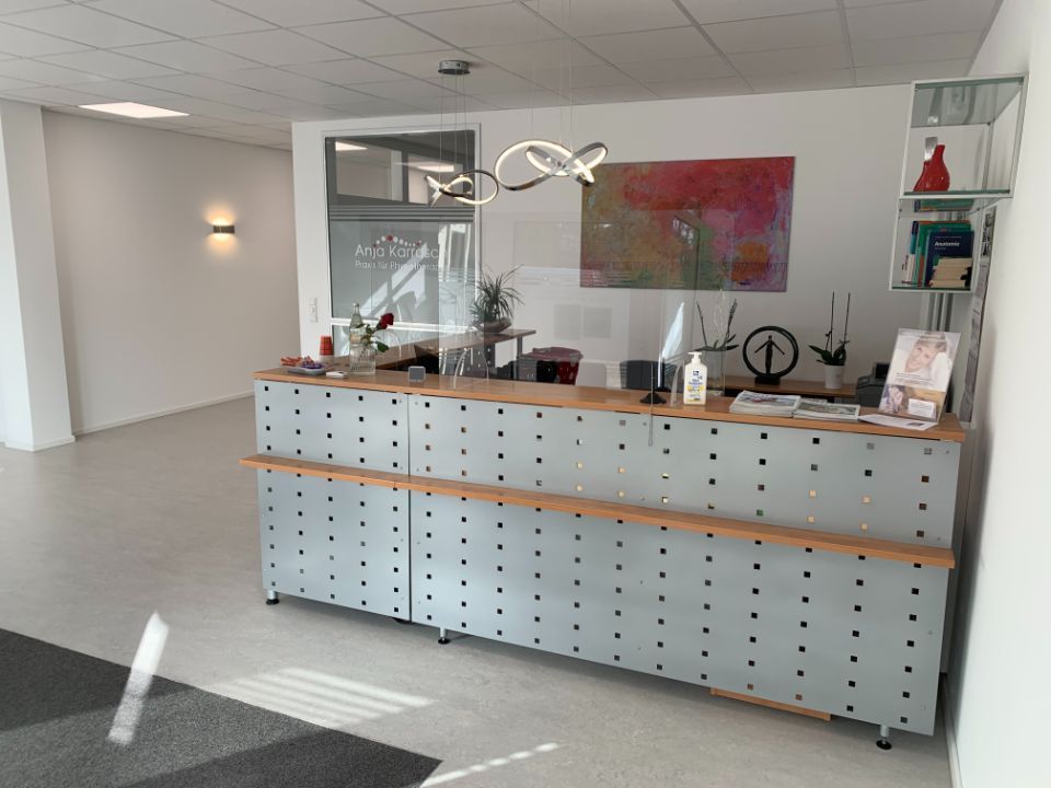 Empfangstresen bei A. K. Praxis für Physiotherapie