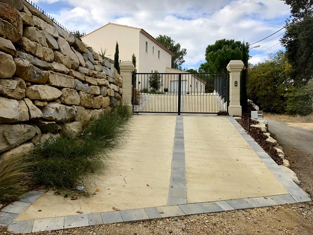Clôture avec portail