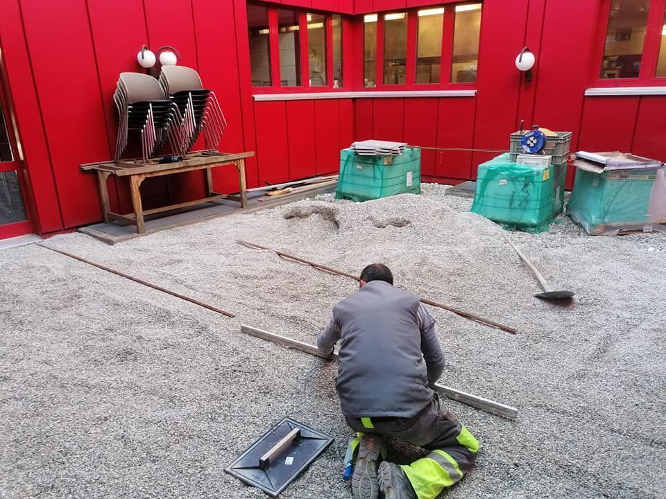 MC Construction Sàrl - Aménagement extérieur - terrassement - goudronnage - dallage - paysagisme