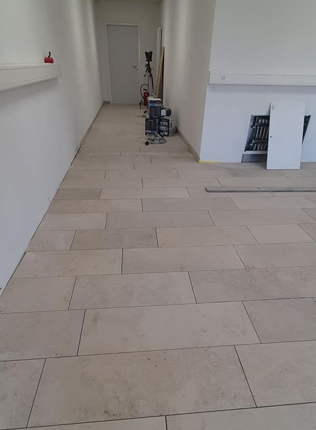 Logo MC Construction Sàrl - Calepinage - pose de carrelage - mosaïque- frises décoratives