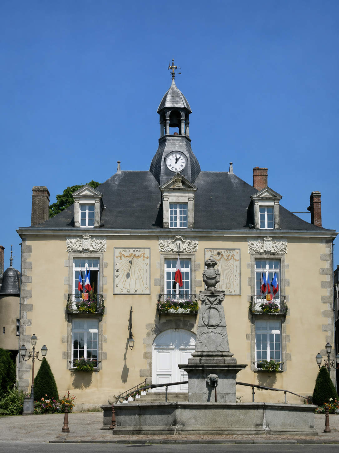 Place de Hercé à Mayenne