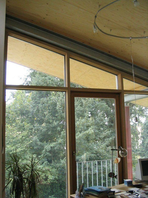 Fensterfront eines Zimmers