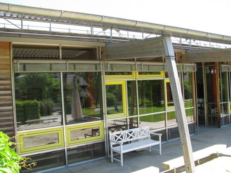 Fensterfront eines Gebäudes