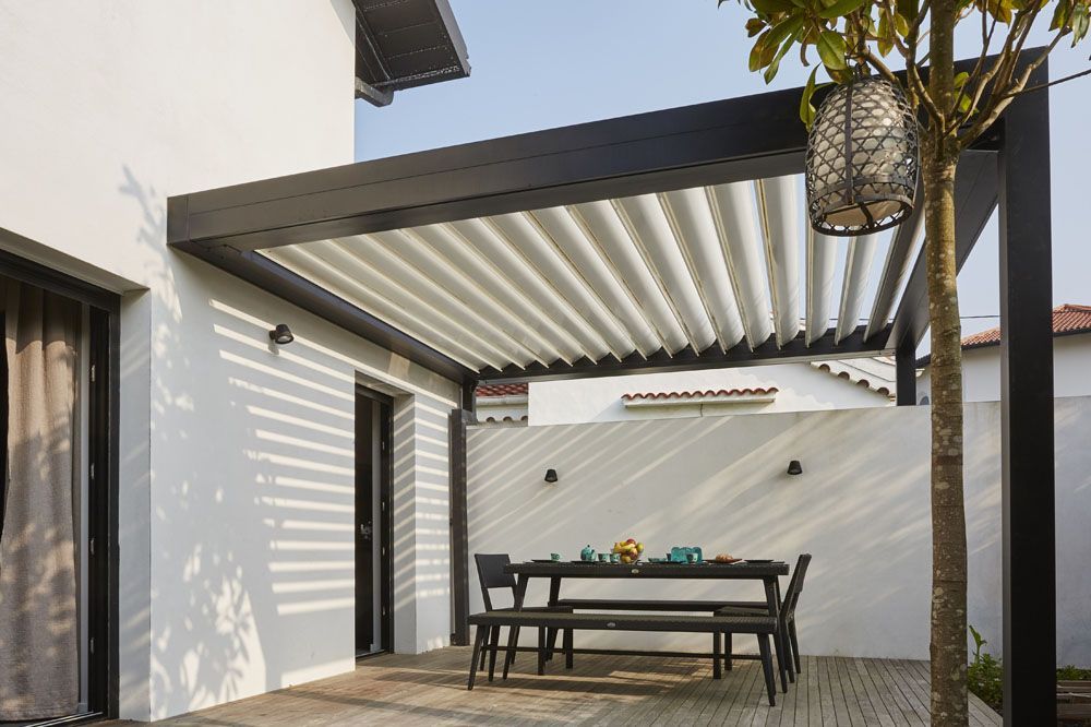 Pergola bioclimatique en alu