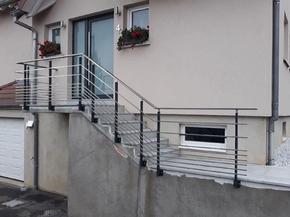 Garde corps le long d'un escalier extérieur