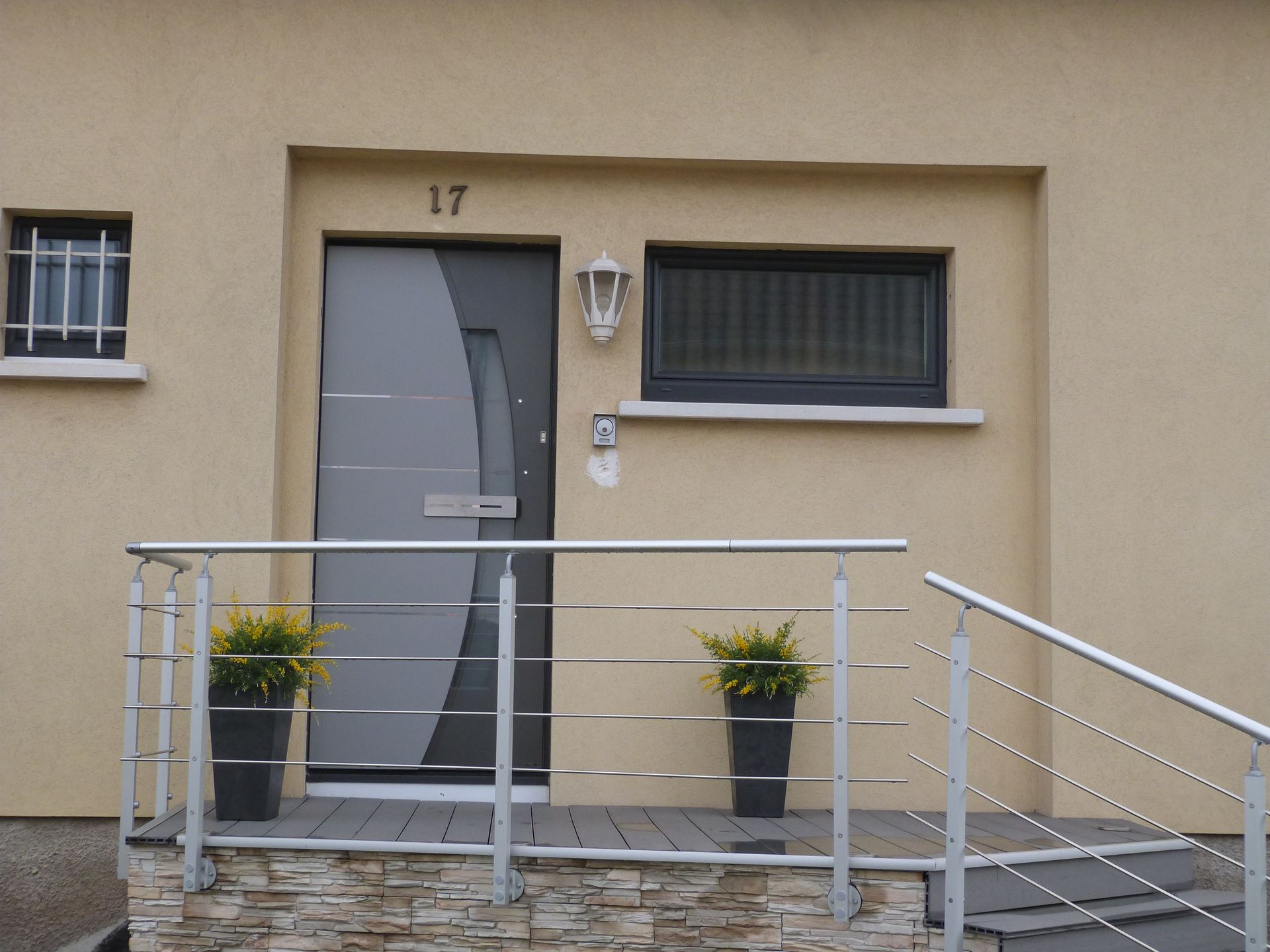 Porte en aluminium moderne
