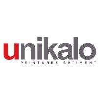 Logo pour Unikalo, une entreprise qui vend des peintures, avec le texte rouge « uni » et le texte gris « kalo » avec le texte « PEINTURES BÂTIMENT » en dessous.