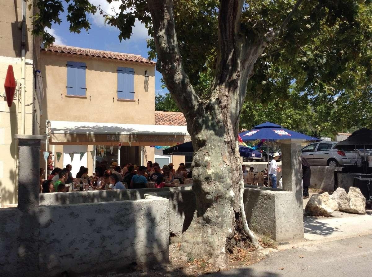 La terrasse de notre restaurant à proximité de Marseille