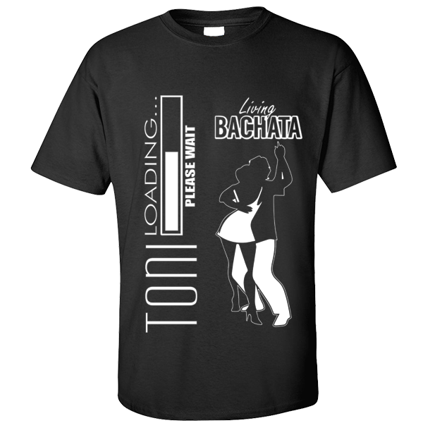 Camiseta negra con el texto “TOM CARGANDO… POR FAVOR