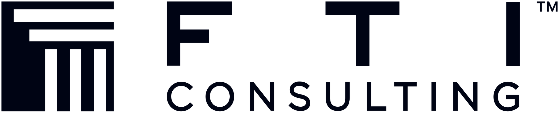 Logotipo de FTI Consulting en texto negro con un icono de columna estilizada sobre un fondo blanco.