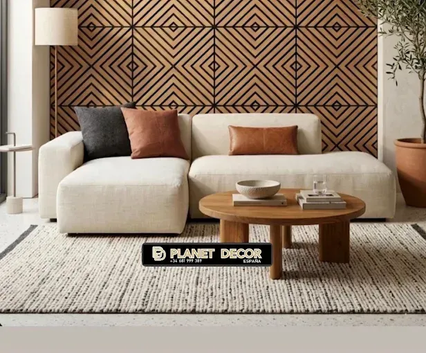 Un salón moderno con un sofá modular color crema