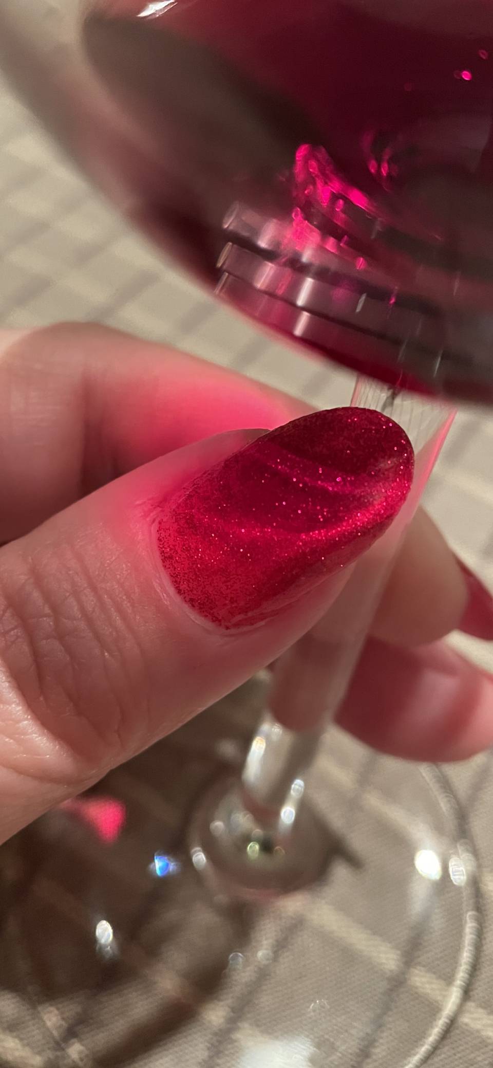 Roze nagels met swirl