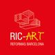 Logotipo de Ric-Art Reformas Barcelona sobre fondo rojo